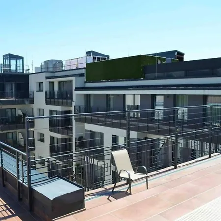Romantic By Andrassy Street With Garage And Rooftop Pool Budapeszt
