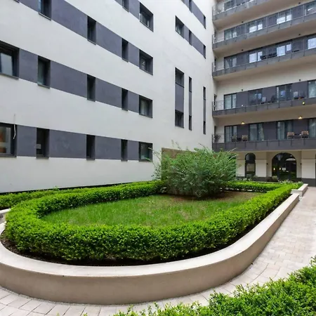 Romantic At Center With Garage And Rooftop Pool Budapest