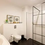 Romantic By Andrassy Street With Garage And Rooftop Pool