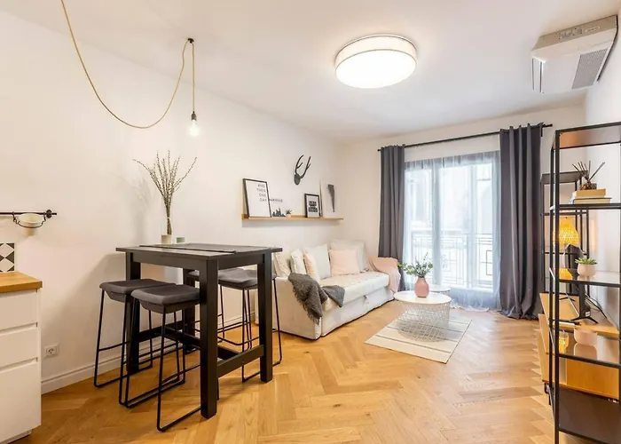 Romantic By Andrassy Street With Garage And Rooftop Pool Budapest